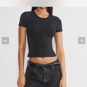 Aritzia babaton contour black short sleeve tee
